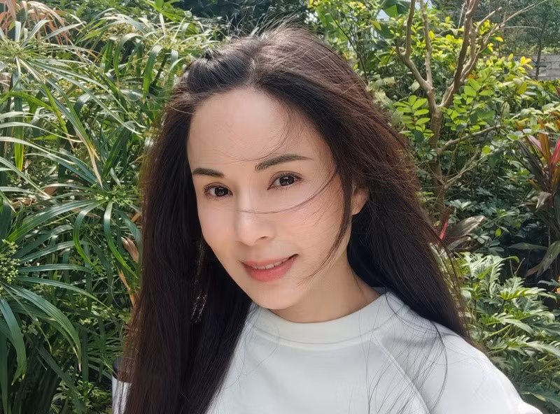 Lý Nhược Đồng chuộng lối trang điểm nhẹ nhàng ngoài đời. Ảnh: Weibo Lý Nhược Đồng.