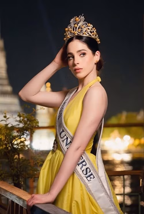 Tân Hoa hậu Hoàn vũ Thế giới 2025 sẽ tiếp tục lên tiếng và chiến đấu để bảo vệ phụ nữ. Fatima Bosch hy vọng không một ai trở thành nạn nhân bị tấn công trên mạng xã hội, chỉ vì họ tỏa sáng, nỗ lực. Ảnh: Instagram Fatima Bosch.