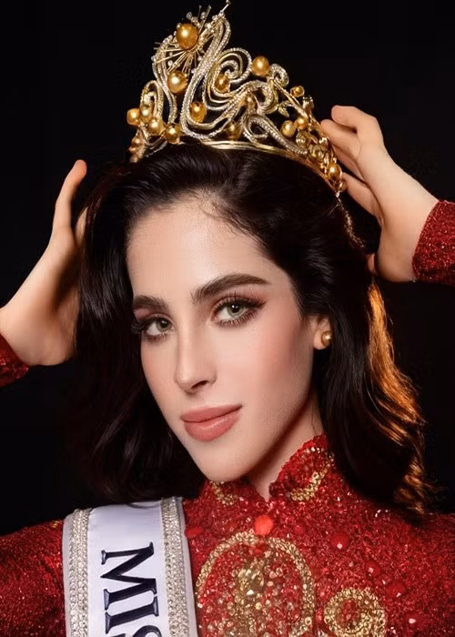 Theo Znews, mỹ nhân Mexico khẳng định rằng cô vững vàng nên những tin nhắn đe dọa, lăng mạ trên các nền tảng mạng không thể quật ngã cô. Ảnh: Miss Universe.
