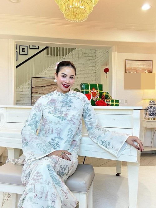 View - Đón Tết nơi xứ người, Phạm Hương thướt tha áo dài trong biệt thự riêng | Báo Tri thức và Cuộc sống - TIN TỨC PHỔ BIẾN KIẾN THỨC 24H