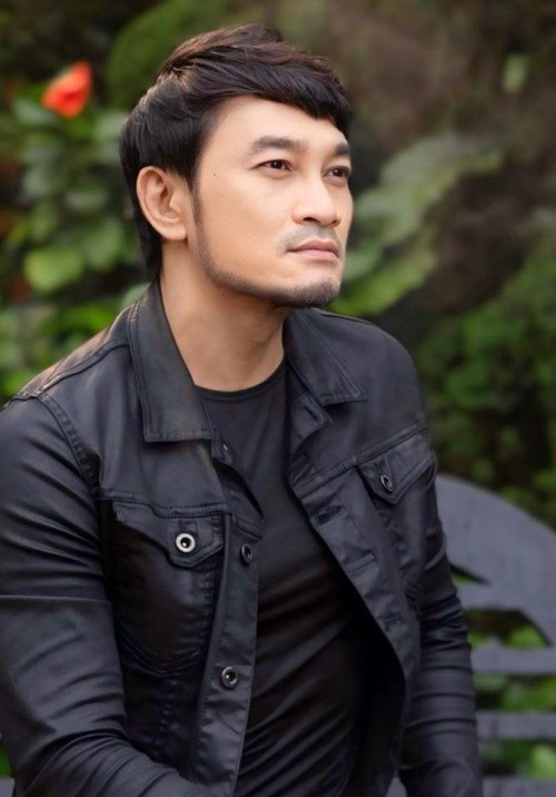 Trương Minh Quốc Thái vẫn miệt mài đóng phim, kín tiếng về đời tư. Theo Vietnamnet, nam diễn viên trước nay luôn suy nghĩ tích cực nên thấy thoải mái, không khó khăn, áp lực gì trong cuộc sống. Ảnh: Vietnamnet.