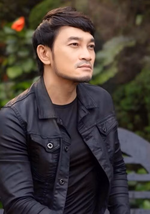 Trương Minh Quốc Thái vẫn miệt mài đóng phim, kín tiếng về đời tư. Theo Vietnamnet, nam diễn viên trước nay luôn suy nghĩ tích cực nên thấy thoải mái, không khó khăn, áp lực gì trong cuộc sống. Ảnh: Vietnamnet.