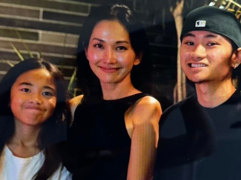 Sau Hương phù sa, Kim Hiền đóng các phim: Mùi ngò gai, Gia đình phép thuật, Thiên mệnh anh hùng, Scandal: Hào quang trở lại, Mỹ nhân. Năm 2014, Kim Hiền tái hôn với doanh nhân Andy. Mới đây, nữ diễn viên thừa nhận cuộc hôn nhân thứ hai tan vỡ từ năm 2025. Ảnh: FB Kim Hiền.