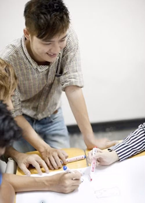 Theo Znews, Thanh Duy tốt nghiệp loại giỏi khoa Sư phạm tiếng Anh trường Đại học Cần Thơ. Anh từng làm giáo viên tiếng Anh tại một trung tâm ngoại ngữ. Ảnh: Vietnamnet.