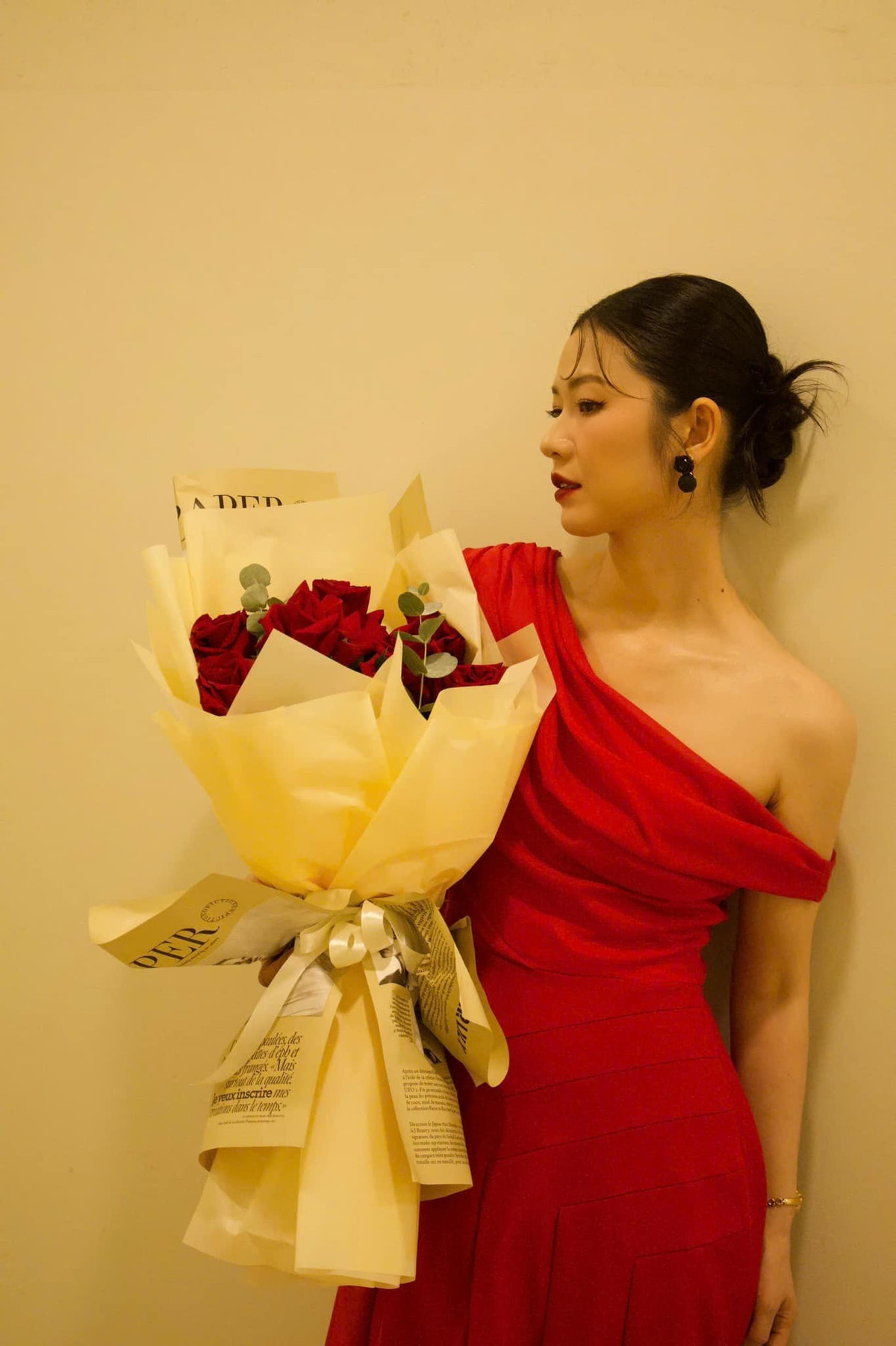 Oanh Kiều học cùng Ninh Dương Lan Ngọc, Nhã Phương ở trường Đại học Sân khấu Điện ảnh TP HCM.