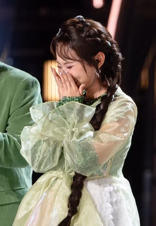 Trong tập phát sóng tại Trạm Việt Nam của chương trình Sing! Asia 2025, Phương Mỹ Chi giành chiến thắng trước thí sinh đến Nhật Bản. Ảnh: FB Phương Mỹ Chi.