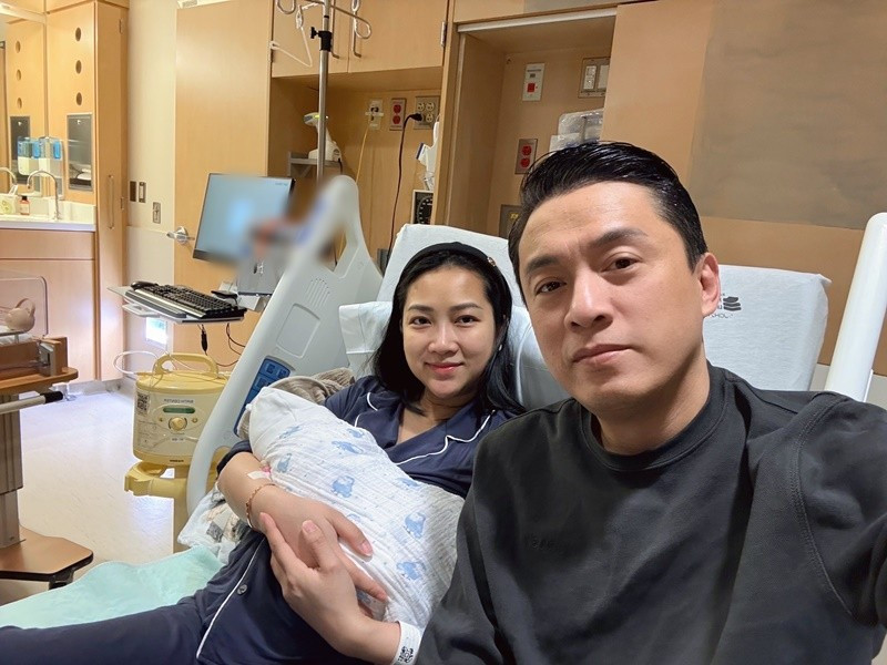 Lam Trường cho biết, vợ giấu thông tin mang thai vì quan niệm "có kiêng có lành". Ảnh: FB Lam Trường.