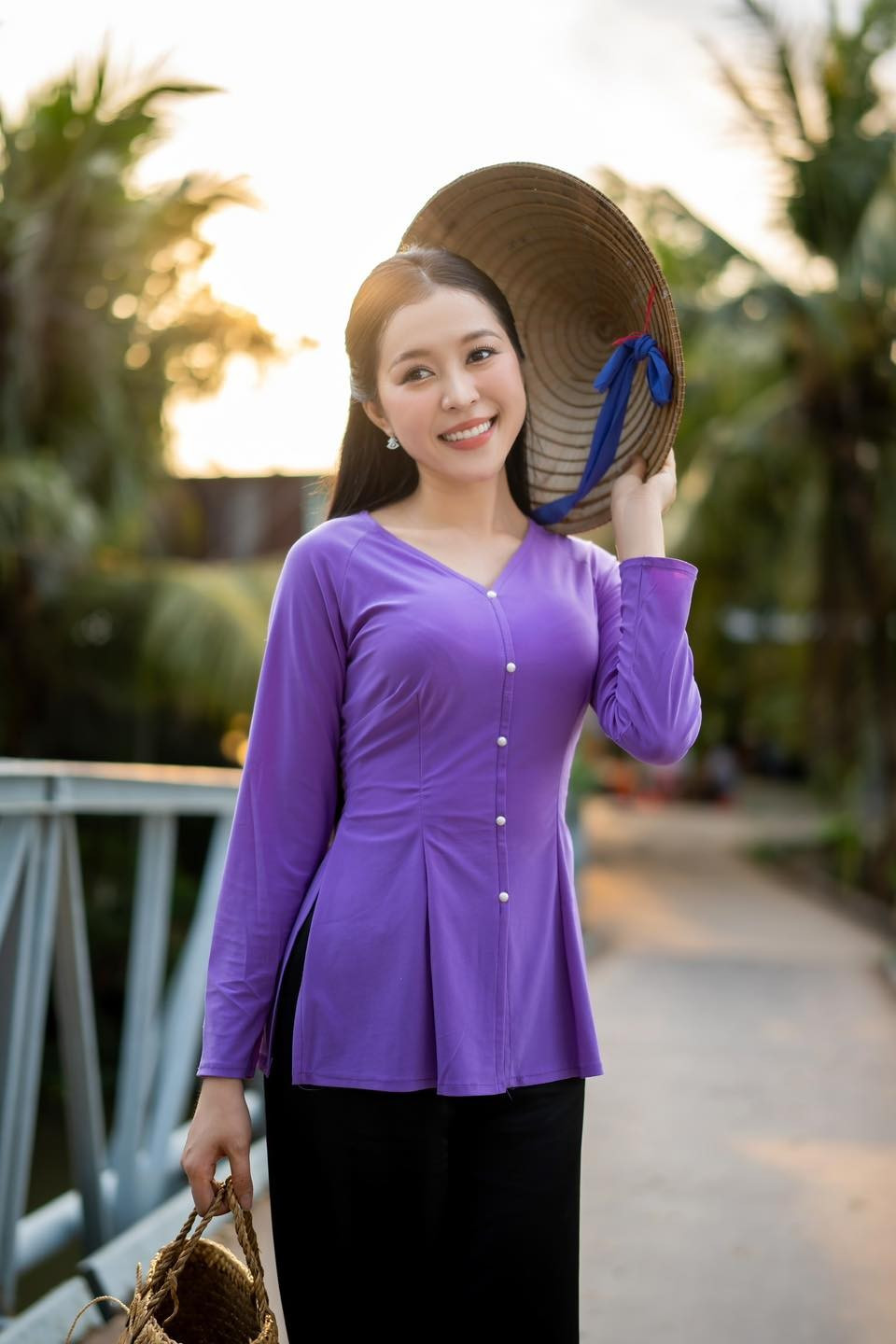 "Nếu bạn từ 18-28 tuổi, vui lòng liên hệ qua email để xem bạn có đủ điều kiện tham gia hay không. Chúng tôi chỉ còn 20 suất, vì vậy đừng bỏ lỡ cơ hội này", ban tổ chức Hoa hậu Quốc tế cho hay. Ảnh: FB Kiều Duy.