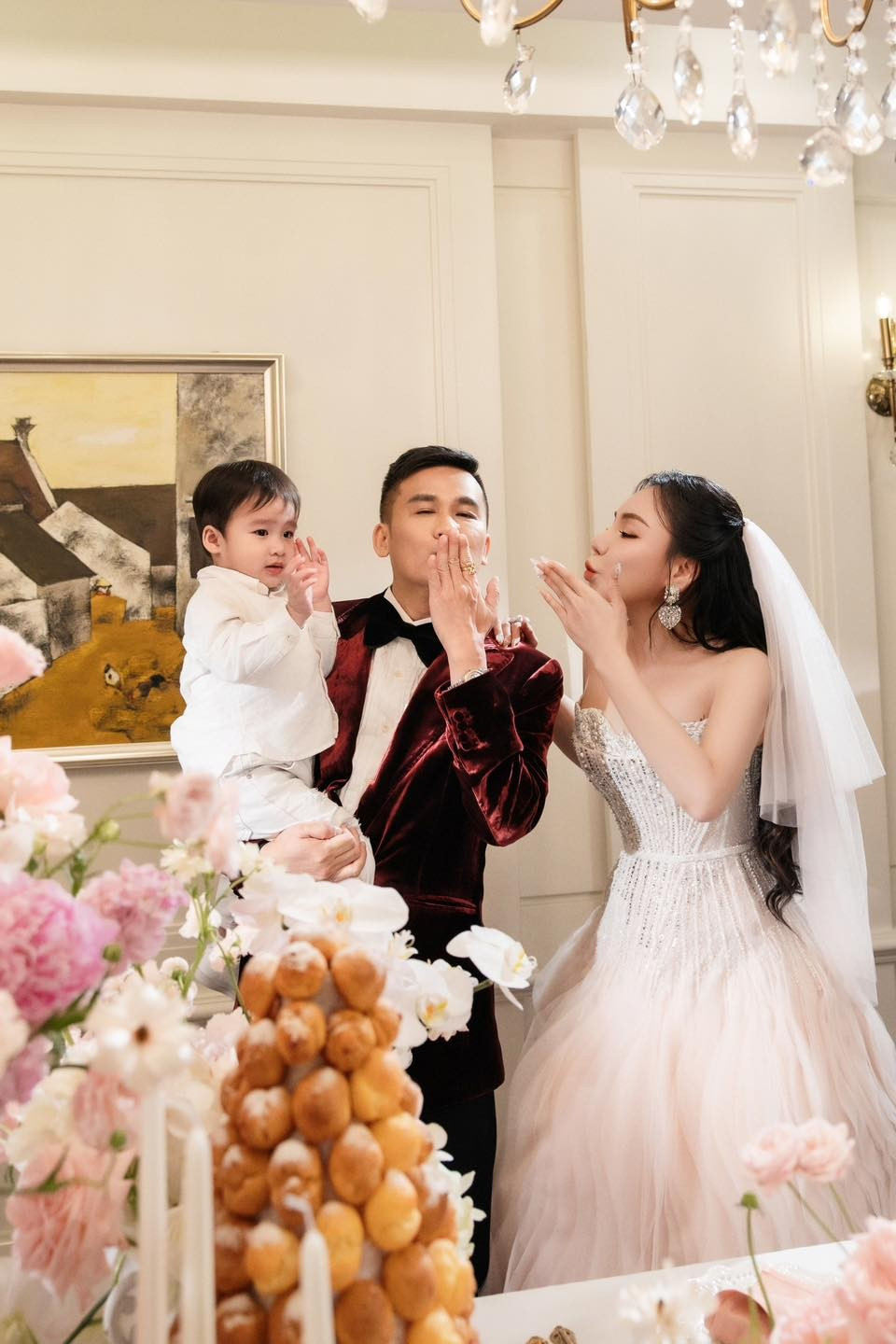 Điều khiến Hồ Quỳnh Hương có cảm tình với doanh nhân Công Thành và quyết định mở trái tim đón nhận tình cảm là bởi anh rất yêu thương gia đình nữ ca sĩ.