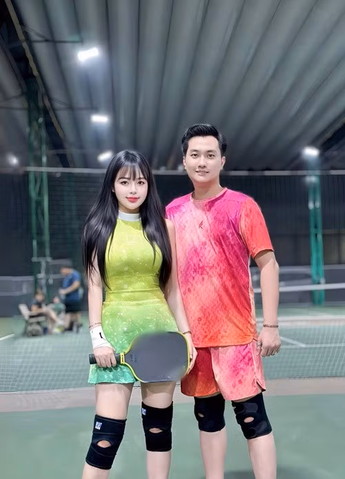 Anh Tuấn thường xuyên chơi thể thao cùng vợ kém anh 11 tuổi. Ảnh: FB Anh Tuấn.