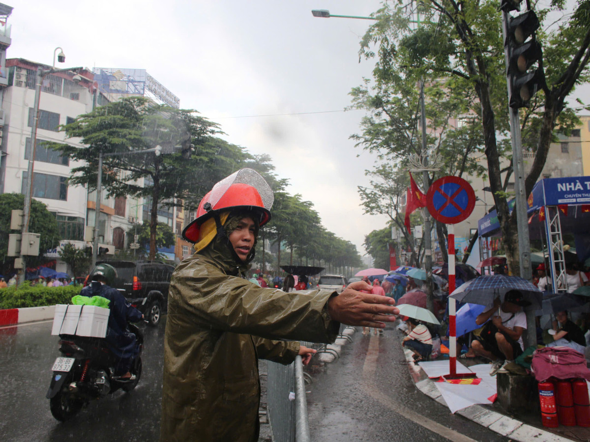 Dự báo thời tiết Hà Nội vào ngày 1/9, có mây, ngày nắng gián đoạn, có lúc có mưa rào và dông vài nơi.