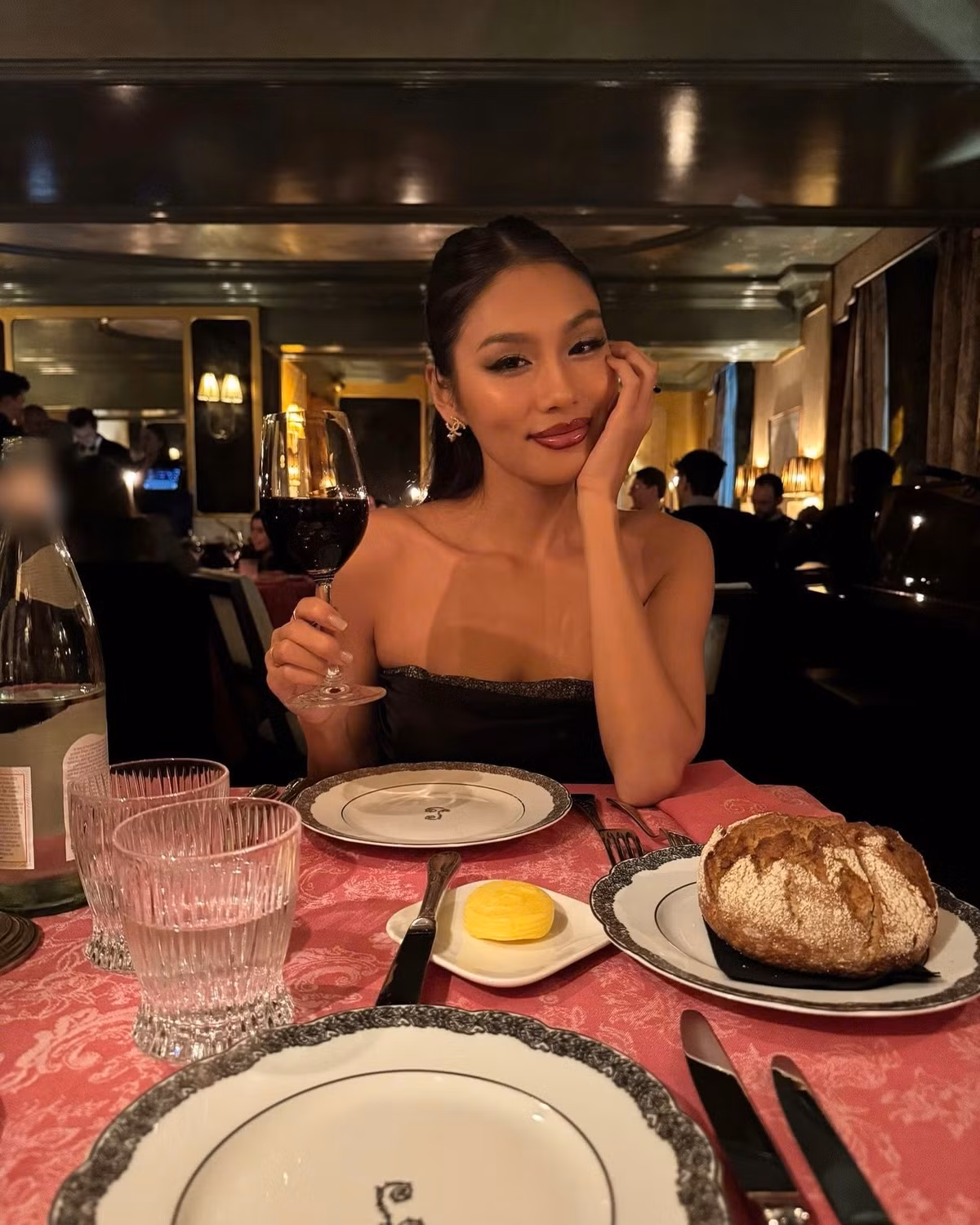 Á hậu 1 cuộc thi Hoa hậu Hoàn vũ Việt Nam 2022 kín tiếng về chuyện tình cảm sau mối tình với doanh nhân Bảo Long. Ảnh: FB Thảo Nhi Lê.