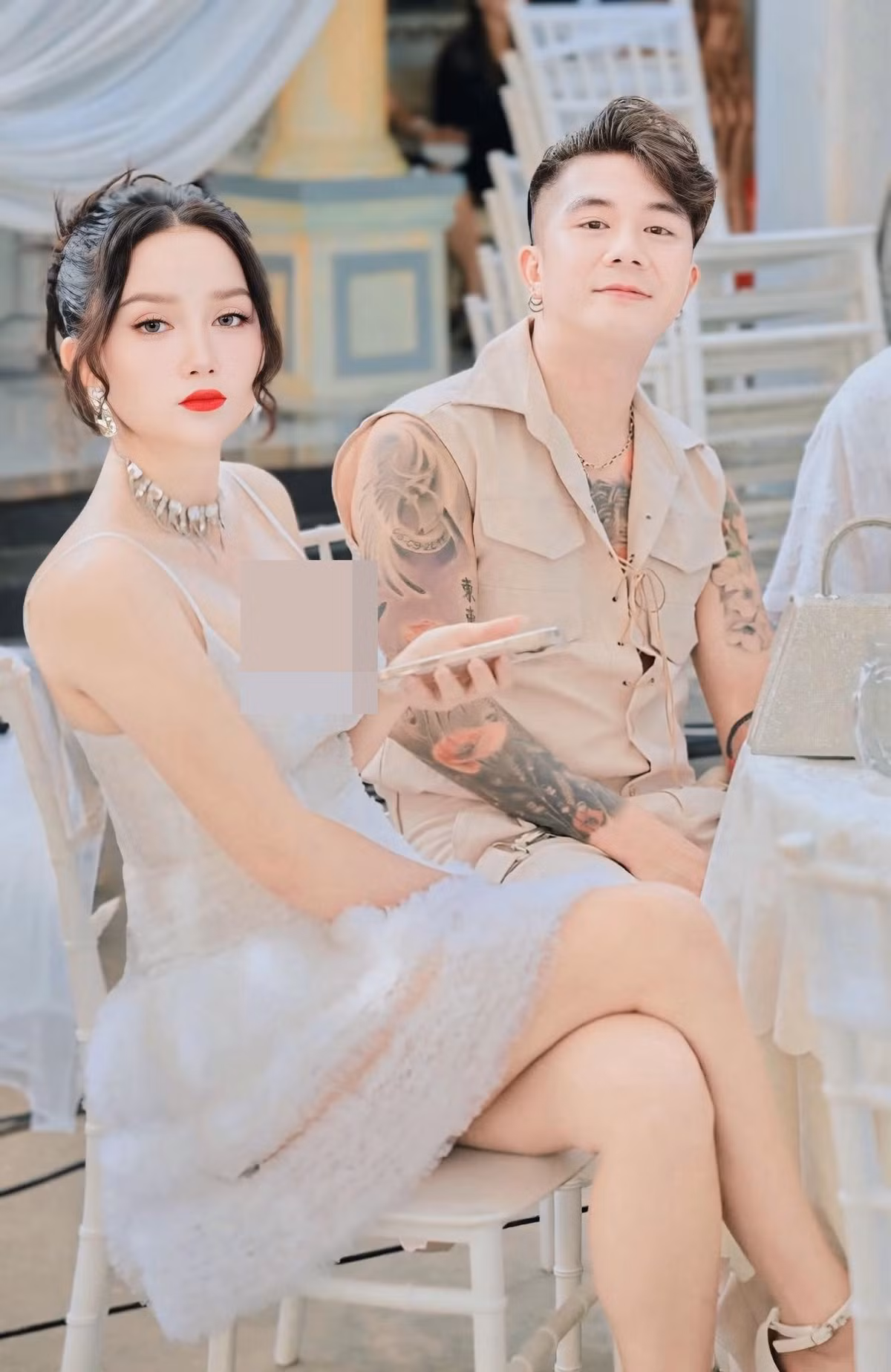 Huỳnh Như gắn bó với Khánh Đơn trong 9 năm qua. Cặp đôi có hai người con chung. Ảnh: FB Khánh Đơn.