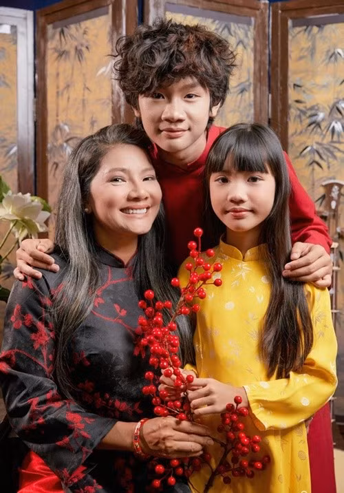 Mới đây, chia sẻ với Vietnamnet, diễn viên Kiều Trinh cho biết, cô con gái út Thanh Thư đang tham gia một dự án điện ảnh. Ảnh: FB Kiều Trinh.