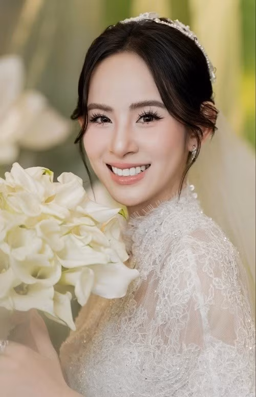 Người mẫu Hương Liên và Lê Minh Trung tổ chức đám cưới tại Hà Nội vào tối ngày 13/11. Ảnh: Znews.