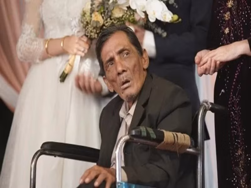 Về vai diễn của diễn viên Thương Tín trong phim, đạo diễn Phạm Ngọc Lân chia sẻ trên Báo Pháp Luật TP HCM, ban đầu là vai dành cho nữ và người đảm nhận, vai diễn được dự tính là NSND Trà Giang. Tuy nhiên, vì lý do sức khỏe, NSND Trà Giang đã từ chối. Ảnh: Dân Việt.