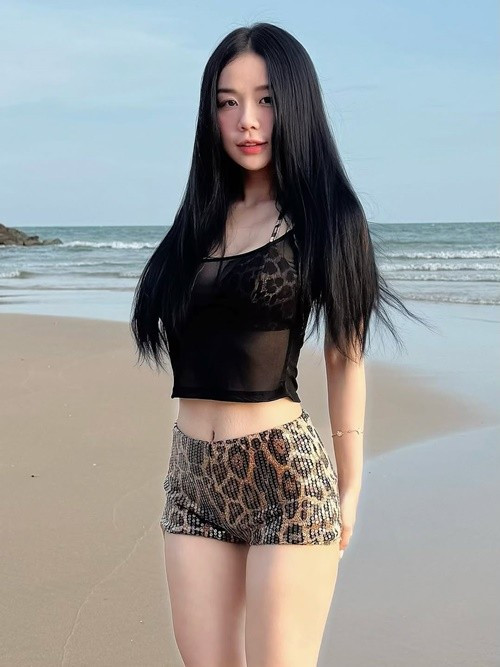 Vài tháng qua, Bảo Ngọc tích cực tập luyện để giữ vóc dáng. Ảnh: FB Bảo Ngọc.