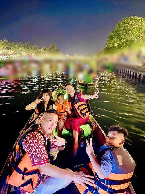 Ba người con chung của Jennifer Phạm và doanh nhân Đức Hải gồm Na (sinh năm 2013), Nu (sinh năm 2016) và Nấm (sinh năm 2020).