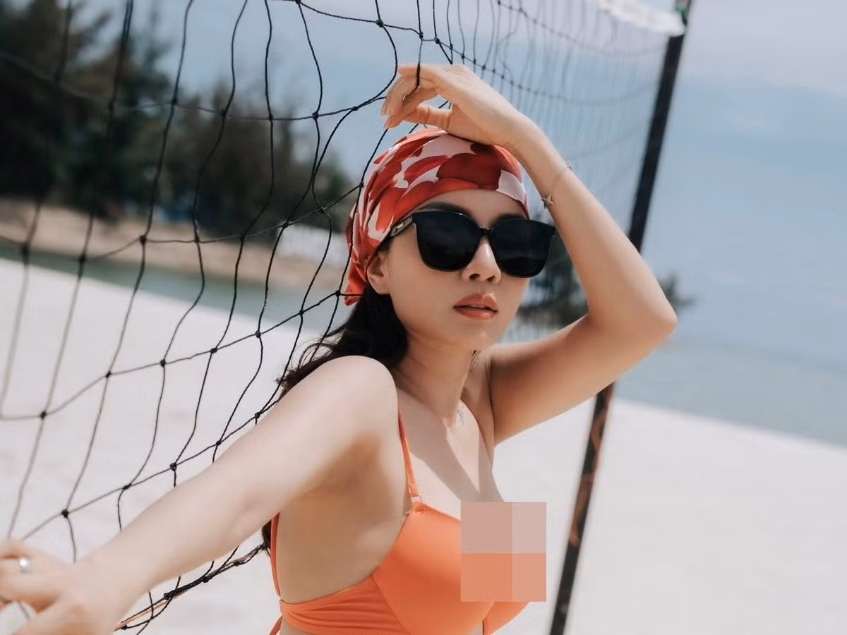 Vợ Hoàng Bách diện bikini khoe đường cong nuột nà gây mê. Ảnh: FB Thanh Thảo.
