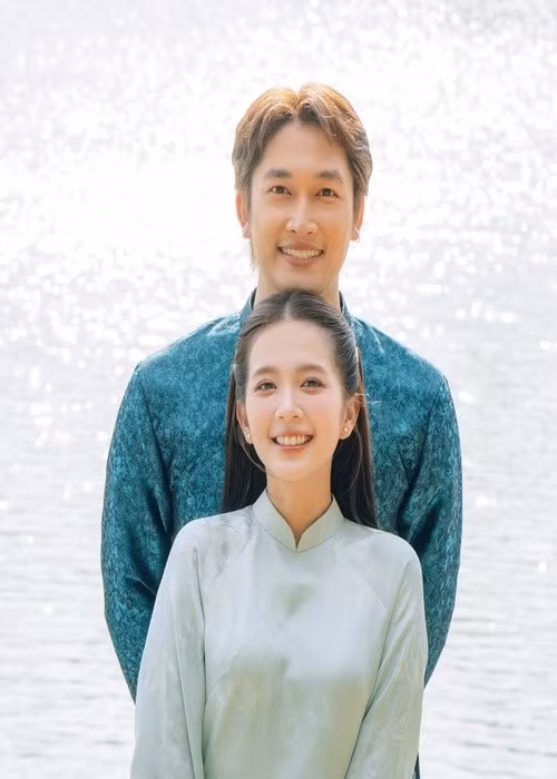 "Mình luôn có một tình yêu đặc biệt với Hà Nội, chẳng vậy mà ngày xưa đi học, mình từng viết không biết bao nhiêu bài thơ, bài văn về Hà Nội", Ngọc Huyền viết trên trang cá nhân. Ảnh: FB Ngọc Huyền.