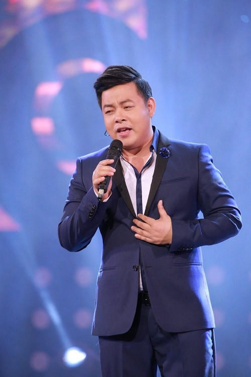 Quang Lê chia sẻ trên VOV, vợ cũ của anh có cuộc sống rất hạnh phúc. Nam ca sĩ có về thăm bố mẹ vợ cũ, ông bà cũng ngoài 80 tuổi rồi và đều tươi cười tiếp chuyện anh vì chuyện giữa anh và vợ cũ cũng đã qua từ rất lâu. Ảnh: Dân Việt.