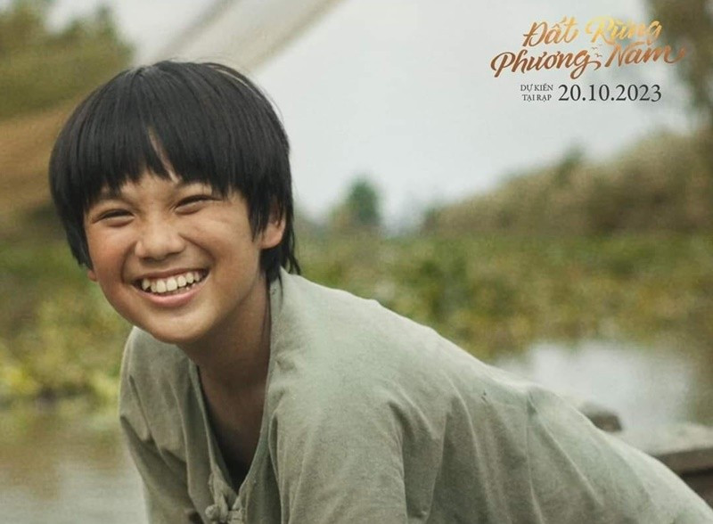 Hạo Khang chia sẻ trên Dân Việt, sau khi đóng Đất rừng phương Nam, em được nhiều người ở trường học nhận ra, hay gọi là bé An. Hồng Ánh hết lời khen ngợi diễn xuất của Hạo Khang. Cô chia sẻ trên VOV: “An (Hạo Khang) giỏi lắm, biết võ và bé rất biết diễn xuất, nghĩ lại cảnh quay cuối cùng của hai má con vẫn làm tôi rơm rớm nước mắt”. Ảnh: FB Hạo Khang.