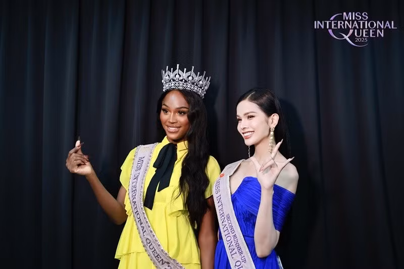 Hà Tâm Như có mặt ở Việt Nam vào chiều ngày 6/10. Ảnh: Miss International Queen.