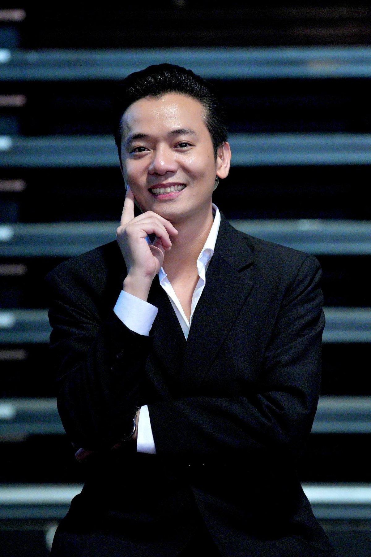 Theo VOV, Việt Bắc sinh ra trong gia đình không có truyền thống nghệ thuật. Anh tốt nghiệp thủ khoa chuyên ngành diễn xuất tại Trường Đại học Sân khấu – Điện ảnh Hà Nội. Ảnh: FB Việt Bắc.