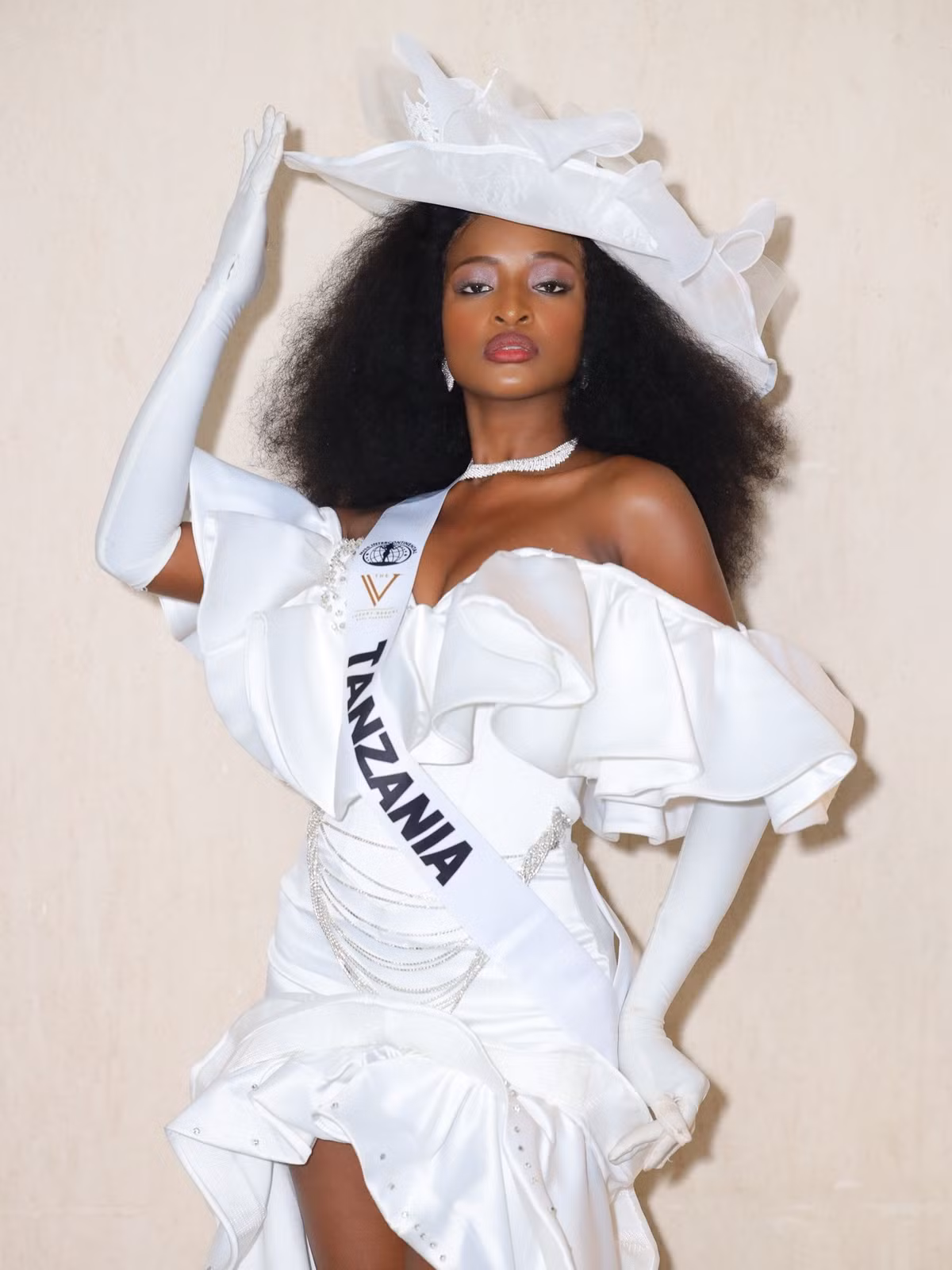 Đại diện Tanzania -Faidah Kassim năm nay 23 tuổi, cao 1m70. Người đẹp là nữ hộ sinh. Ảnh: Miss Intercontinental.