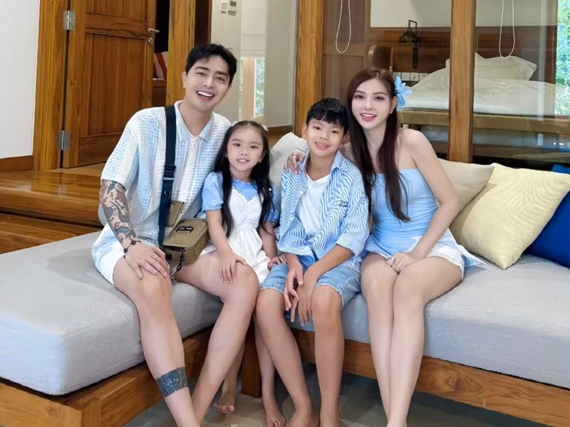 Thu Thủy có mối quan hệ tốt đẹp với mẹ chồng. Ảnh: FB Thu Thủy.