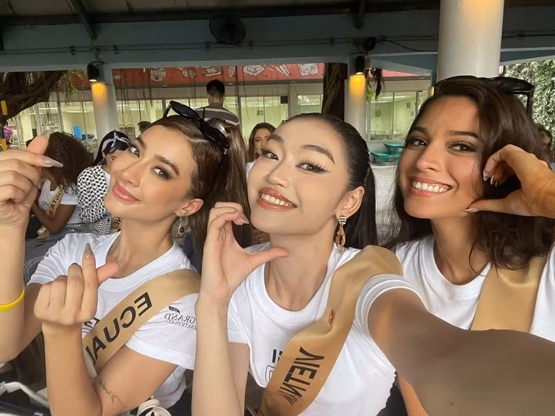 Yến Nhi không lọt top 10 Pre-Arrival (top 10 thí sinh được yêu thích nhất ăn tối cùng ông Nawat - Chủ tịch Miss Grand International). Ảnh: FB Yến Nhi.