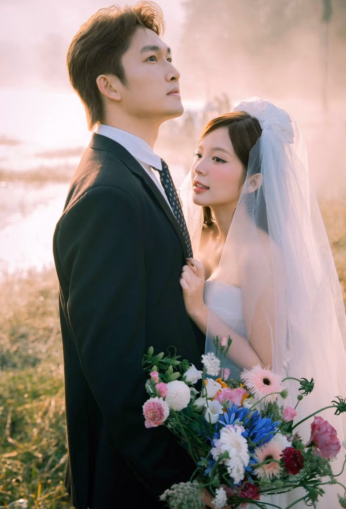 Trên trang cá nhân, Ngọc Huyền úp mở về thời gian tổ chức hôn lễ. "Hẹn mọi người vào một ngày đẹp trời tháng 11", cô viết khi chia sẻ bộ ảnh cưới. Ảnh: FB Ngọc Huyền.