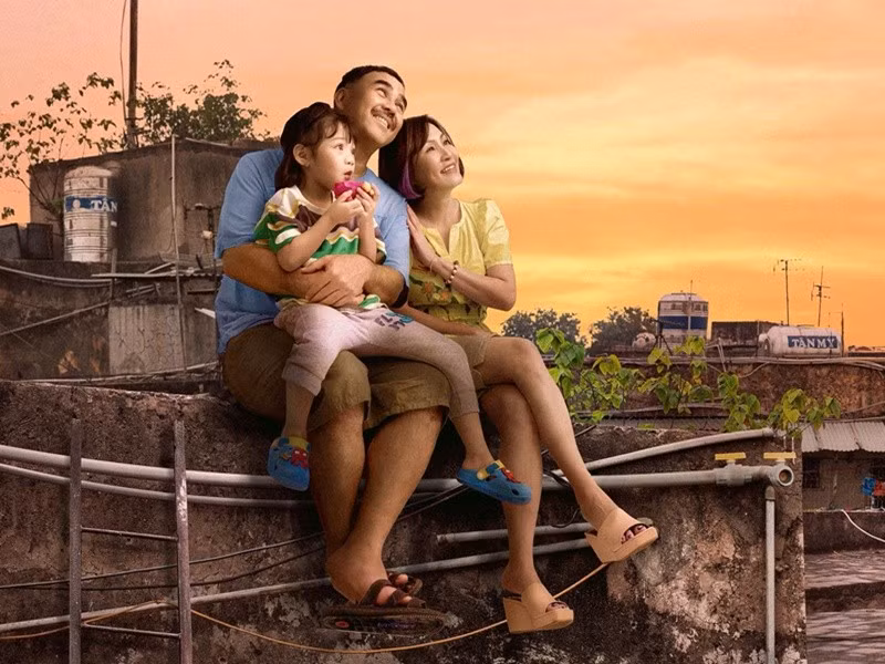 Ngày 8/8 tới đây, phim Chốt đơn có Hồng Đào đóng cũng ra mắt khán giả. Trong Chốt đơn, Hồng Đào vào vai người yêu của Quyền Linh. Ảnh: Fanpage phim Chốt đơn.