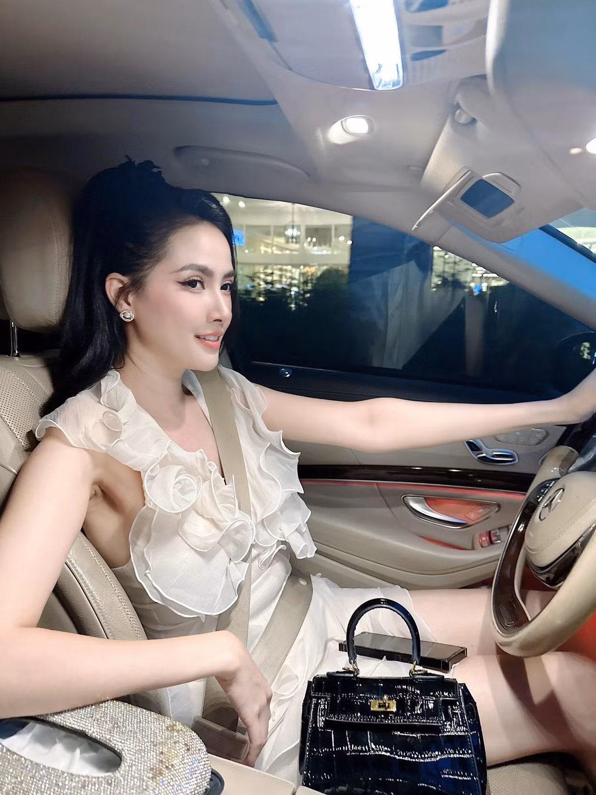 Phan Thị Mơ chỉ nghĩ đơn giản hai trái tim cùng chung nhịp đập, yêu thương, thấu hiểu nhau và đặc biệt người đó chân thành yêu mình. Ảnh: FB Phan Thị Mơ.