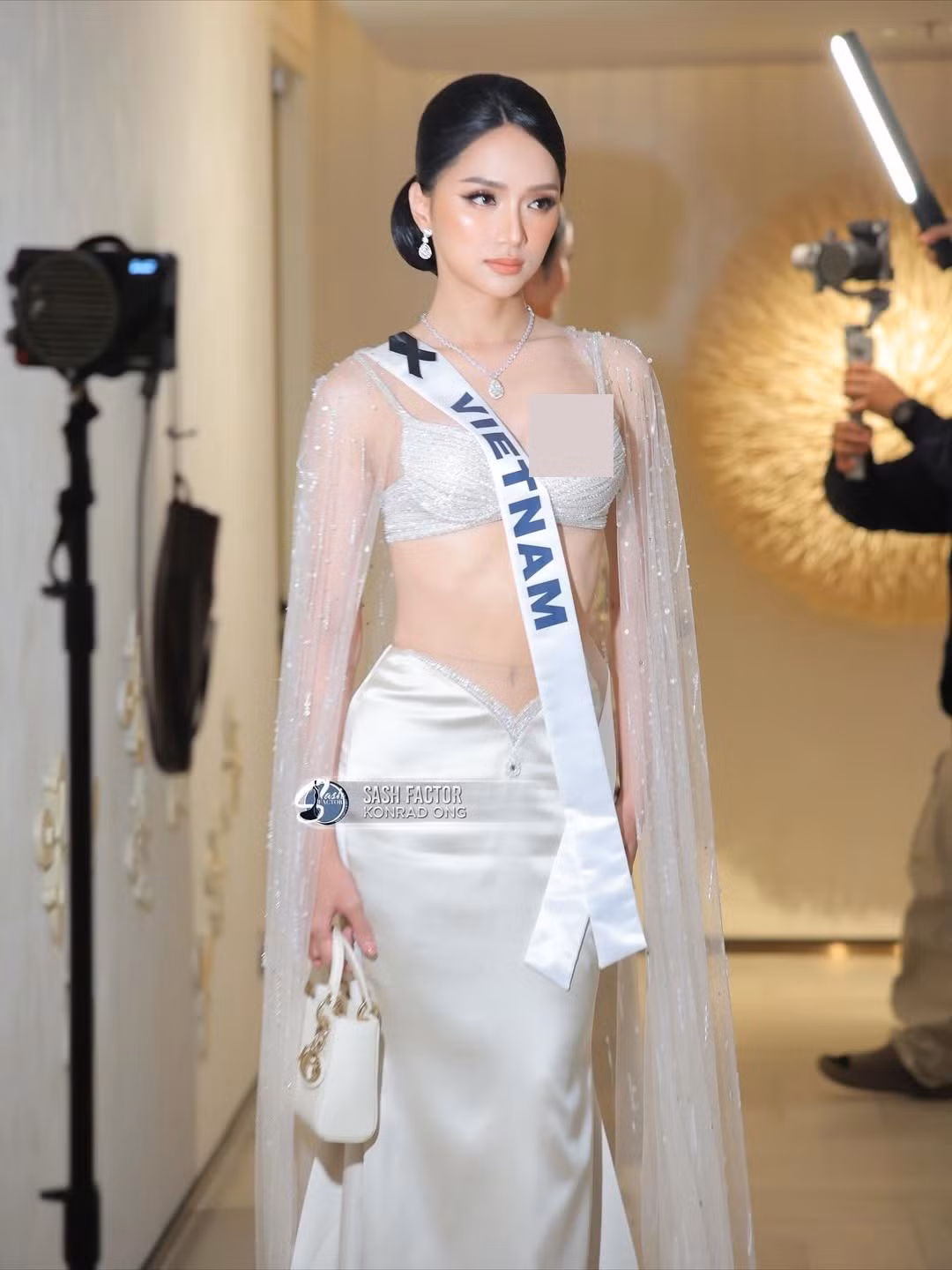 Hương Giang sẽ bước vào chung kết Miss Universe 2025 vào ngày 21/11. Còn Kiều Duy tham gia chung kết Miss International 2025 vào ngày 27/11. Ảnh: Sash Factor.