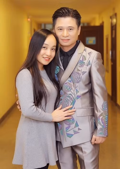 Trên trang cá nhân, nữ nghệ sĩ đăng tải nhiều hình ảnh bên chồng con. Ảnh: FB Thu Huyền.