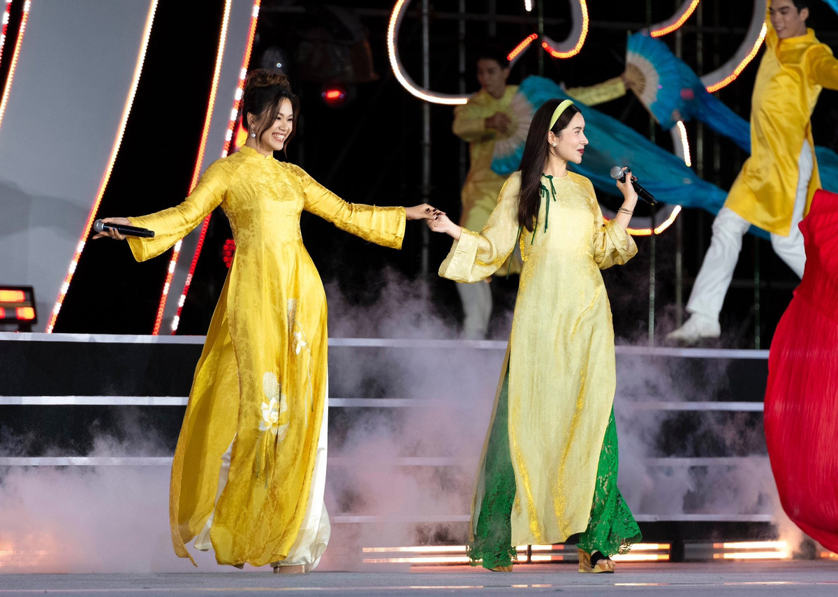 Năm 2024, nữ ca sĩ bắt tay Phương Vy Idol thành lập nhóm nhạc VibeQueens.