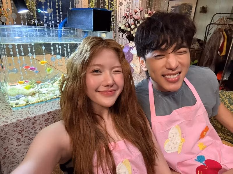 Uyển Ân chia sẻ trên Vietnamnet, Trấn Thành chưa biết vai diễn của cô có cảnh nóng. "Không biết xem xong, anh Thành có cảm nghĩ thế nào? Tôi phải rủ rê anh ấy xem phim mới được", nữ diễn viên cho hay. Ảnh: FB Uyển Ân.