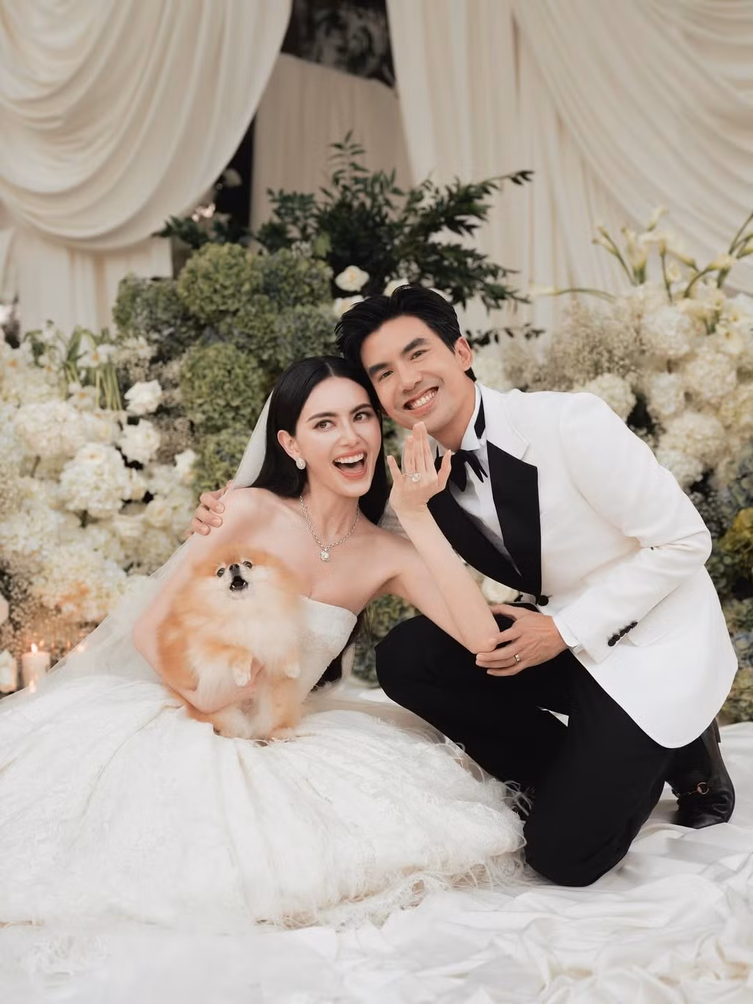 Tháng 6/2025,Ter Chantavit và Mai Davika thông báo đính hôn. Ảnh: Instagram Mai Davika.