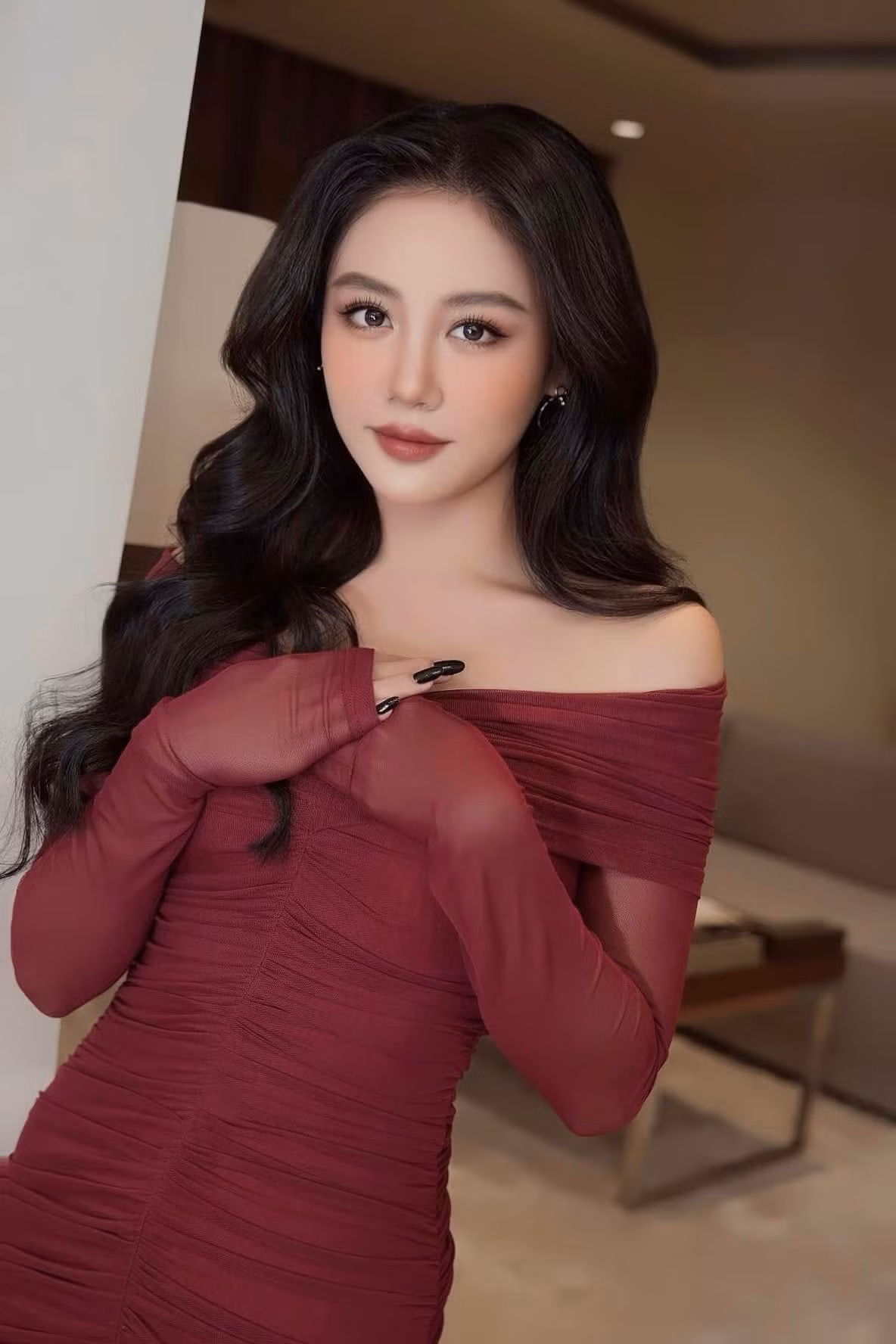 Văn Mai Hương sẽ góp mặt trong dự án phim Tết 2026 do Trấn Thành đạo diễn. Ảnh: FB Văn Mai Hương.