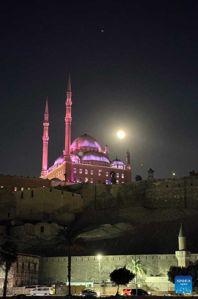 Theo Vietnamnet, sau Trăng Sói, năm 2026 sẽ tiếp tục có hai siêu trăng nữa vào tháng 11 và tháng 12, cùng một kỳ “blue Moon” trong tháng 5.