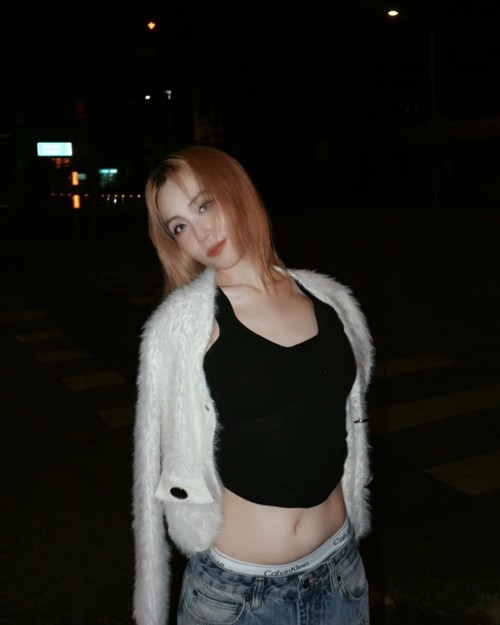 Phong cách thời trang của con gái Phương Thanh ở tuổi 20 đầy phóng khoáng. Ảnh: Instagram Nghi Phương.