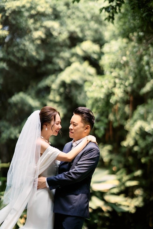 Ở bên Victor Vũ, cô cho biết mình được là phiên bản rực rỡ và trọn vẹn hơn mỗi ngày.