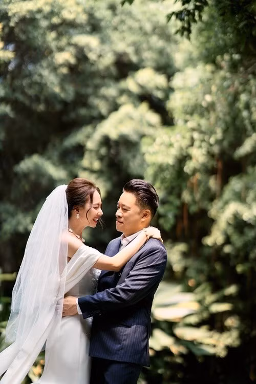 Ở bên Victor Vũ, cô cho biết mình được là phiên bản rực rỡ và trọn vẹn hơn mỗi ngày.