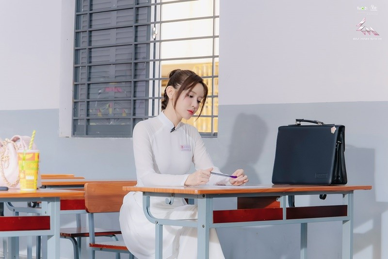 Bích Phương từng chia sẻ trên Vietnamnet, cô yêu nhiều, chia tay cũng nhiều. "Nhưng không có mối tình nào đọng lại trong đầu, vì tôi không để tâm vào bất kỳ mối quan hệ nào", Bích Phương trải lòng. Ảnh: FB Bích Phương.