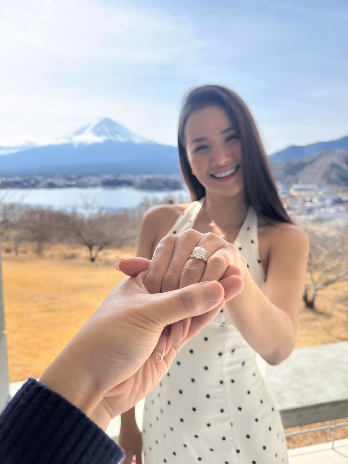 Tháng 3/2025, nàng hậu được bạn trai cầu hôn ở Nhật Bản trong chuyến du lịch.