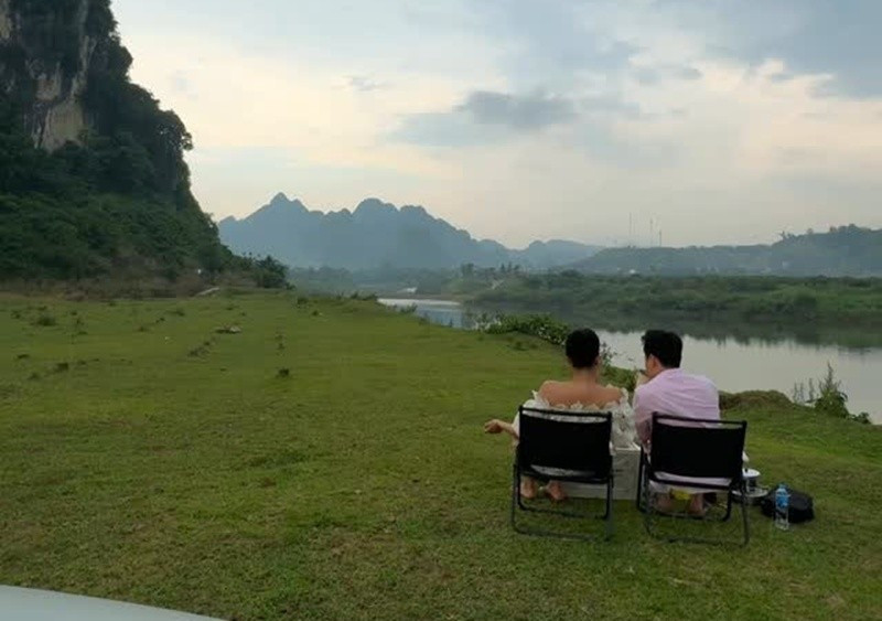 Hương Ly chia sẻ trên Dân Việt, bạn trai của cô từng du học tại London (Anh) rồi về kế nghiệp gia đình kinh doanh ngành sản xuất giấy. Ảnh: Instagram Hương Ly..