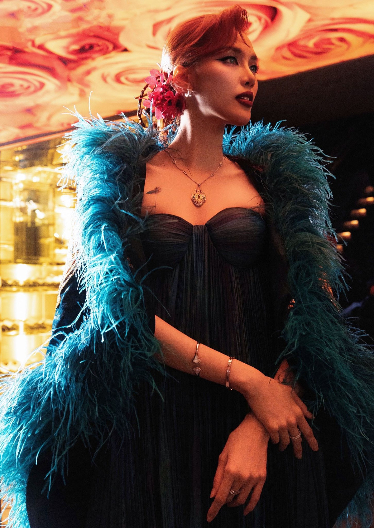 Ở Lan Khuê, vóc dáng không chỉ là ưu thế ngoại hình mà còn là nền tảng để tôn lên khí chất và thần thái. Mỗi lần xuất hiện, người đẹp luôn mang đến cảm giác chỉn chu, đẳng cấp và đậm tinh thần thời trang cao cấp.