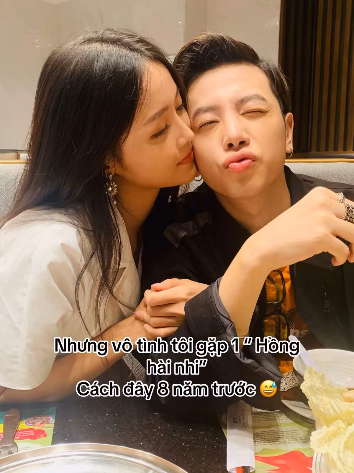 8 năm trước, Trương Mỹ Nhân gặp Phí Ngọc Hưng. Năm 2023, người đẹp được nửa kia cầu hôn và đăng ký kết hôn.