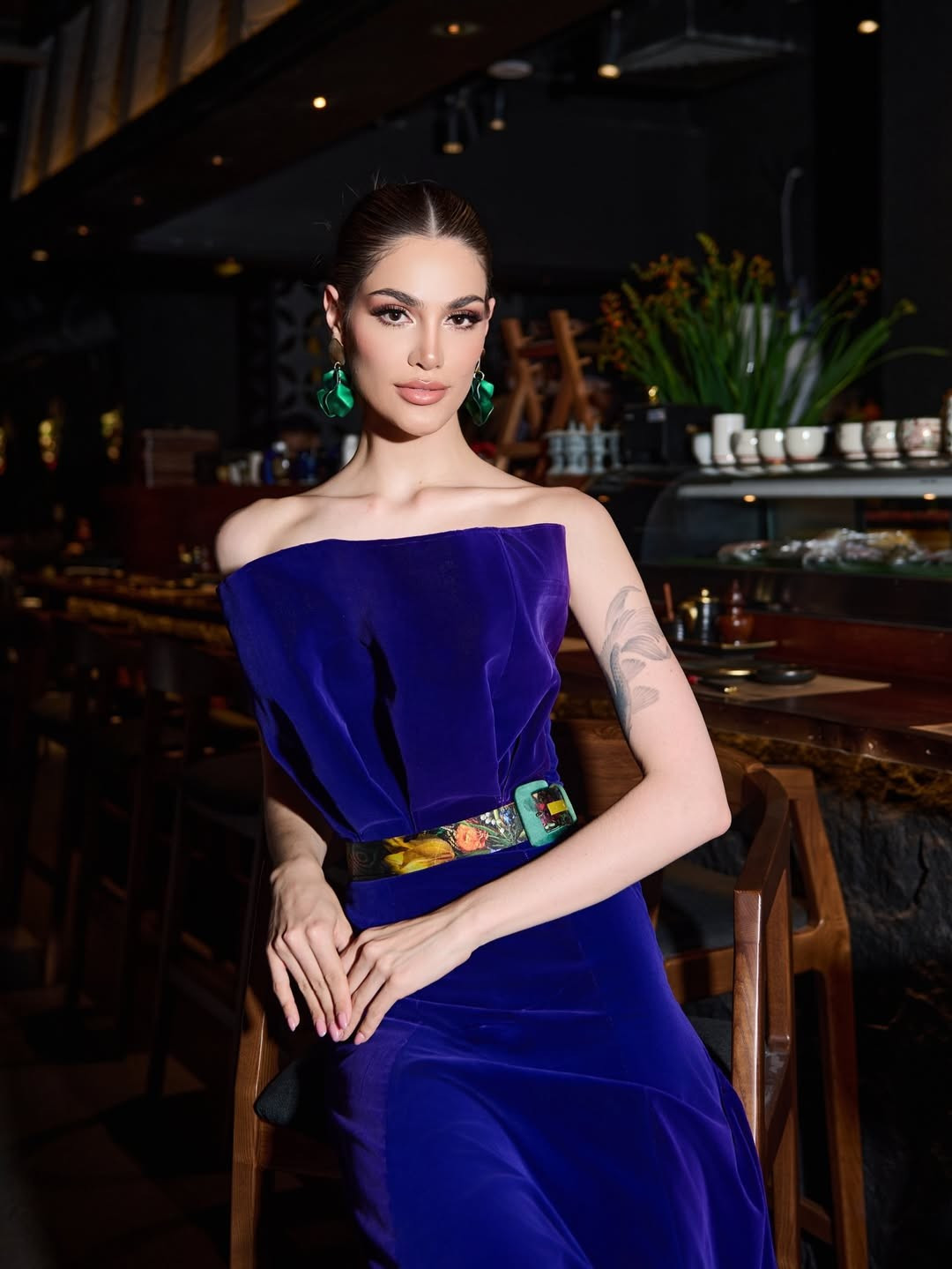 Trong phần thi ứng xử của top 12 Miss Charm 2025, Anna cùng các thí sinh nhận câu hỏi: "Đôi khi những vương miện đẹp nhất lại vô hình. Vương miện vô hình mà bạn đang đội là gì?". Ảnh: Instagram Anna Blanco.